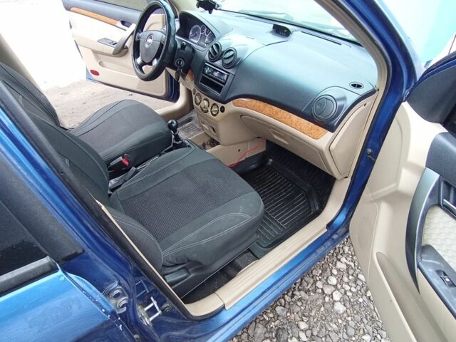 Синий Шевроле Авео, объемом двигателя 1.6 л и пробегом 277 тыс. км за 1750 $, фото 10 на Automoto.ua