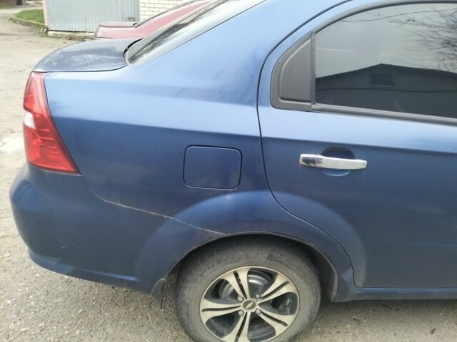 Синий Шевроле Авео, объемом двигателя 0 л и пробегом 290 тыс. км за 2000 $, фото 1 на Automoto.ua