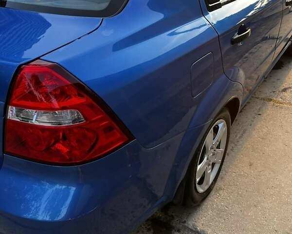 Синий Шевроле Авео, объемом двигателя 1.5 л и пробегом 130 тыс. км за 4000 $, фото 2 на Automoto.ua