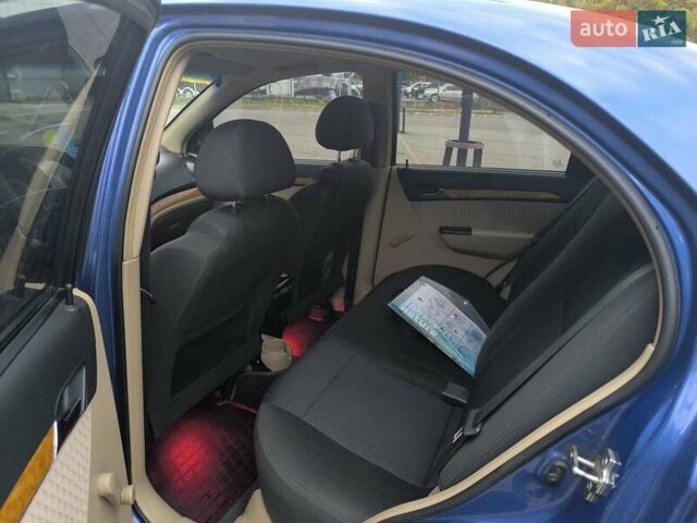 Синий Шевроле Авео, объемом двигателя 1.6 л и пробегом 174 тыс. км за 4899 $, фото 1 на Automoto.ua