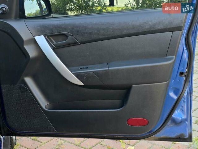 Синий Шевроле Авео, объемом двигателя 1.5 л и пробегом 200 тыс. км за 3300 $, фото 22 на Automoto.ua