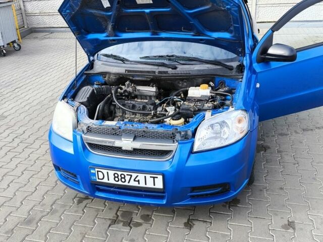 Синий Шевроле Авео, объемом двигателя 1.5 л и пробегом 225 тыс. км за 3300 $, фото 5 на Automoto.ua