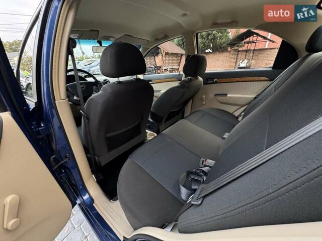 Синий Шевроле Авео, объемом двигателя 1.6 л и пробегом 22 тыс. км за 6200 $, фото 2 на Automoto.ua