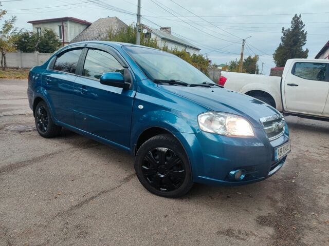 Синий Шевроле Авео, объемом двигателя 1.6 л и пробегом 294 тыс. км за 2999 $, фото 2 на Automoto.ua