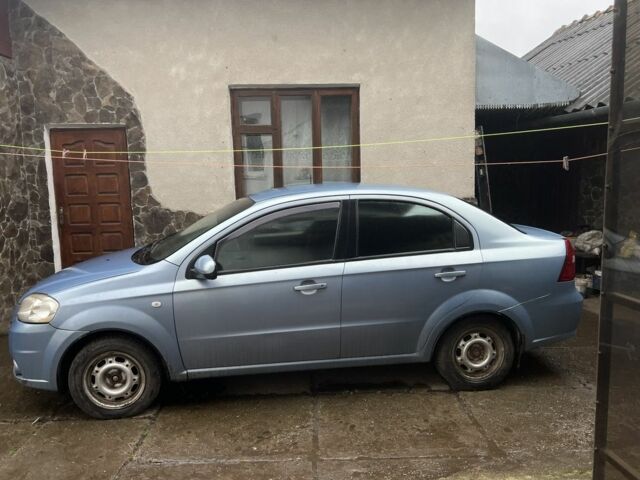 Синий Шевроле Авео, объемом двигателя 1.6 л и пробегом 230 тыс. км за 2000 $, фото 1 на Automoto.ua