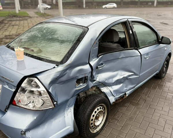 Синий Шевроле Авео, объемом двигателя 1.6 л и пробегом 199 тыс. км за 1500 $, фото 7 на Automoto.ua