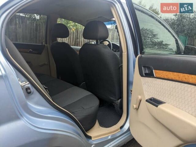 Синий Шевроле Авео, объемом двигателя 1.6 л и пробегом 270 тыс. км за 5000 $, фото 3 на Automoto.ua