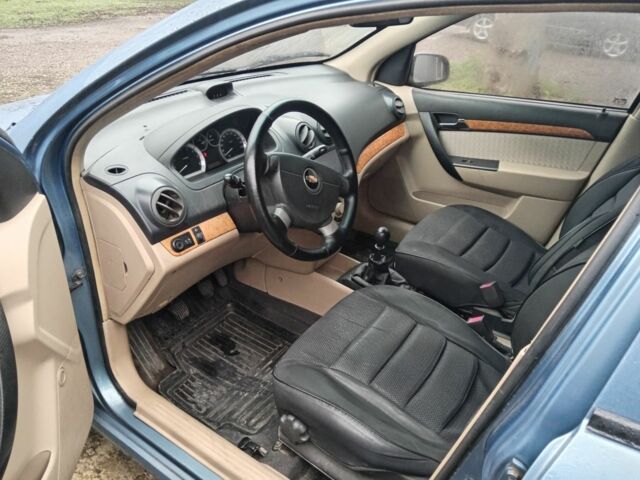 Синий Шевроле Авео, объемом двигателя 1.6 л и пробегом 154 тыс. км за 3400 $, фото 6 на Automoto.ua