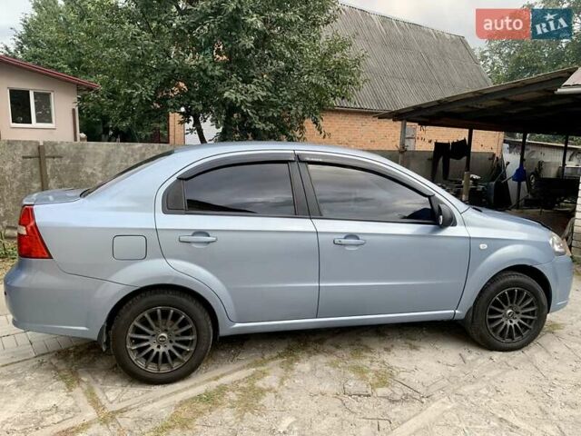 Синий Шевроле Авео, объемом двигателя 1.6 л и пробегом 150 тыс. км за 3700 $, фото 2 на Automoto.ua
