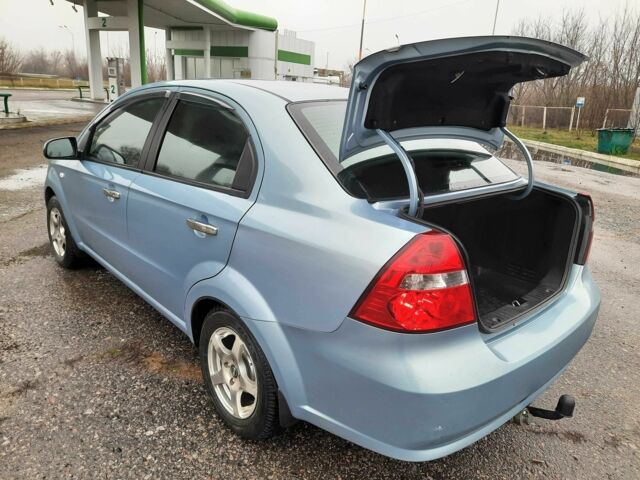 Синий Шевроле Авео, объемом двигателя 1.6 л и пробегом 147 тыс. км за 4800 $, фото 3 на Automoto.ua