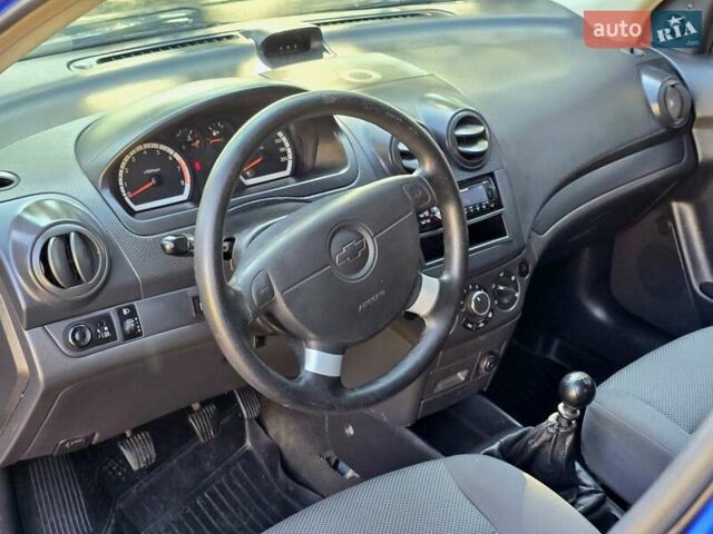 Синий Шевроле Авео, объемом двигателя 1.5 л и пробегом 210 тыс. км за 3300 $, фото 13 на Automoto.ua