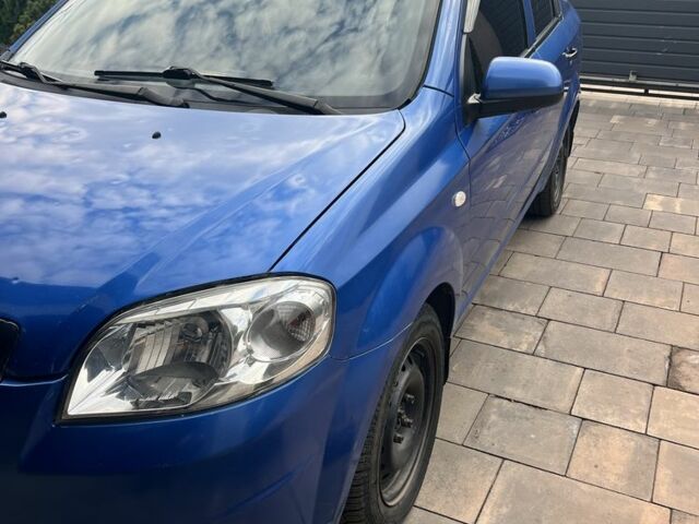 Синий Шевроле Авео, объемом двигателя 1.2 л и пробегом 200 тыс. км за 3000 $, фото 1 на Automoto.ua