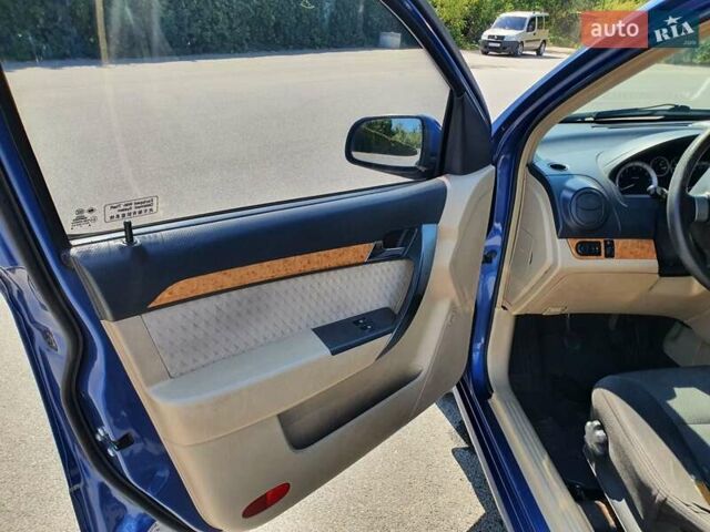 Синій Шевроле Авео, об'ємом двигуна 1.6 л та пробігом 208 тис. км за 3300 $, фото 2 на Automoto.ua