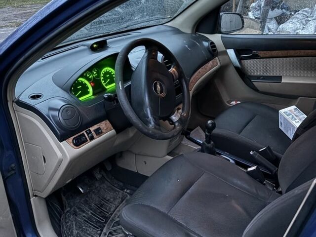 Синий Шевроле Авео, объемом двигателя 1.6 л и пробегом 451 тыс. км за 1500 $, фото 6 на Automoto.ua