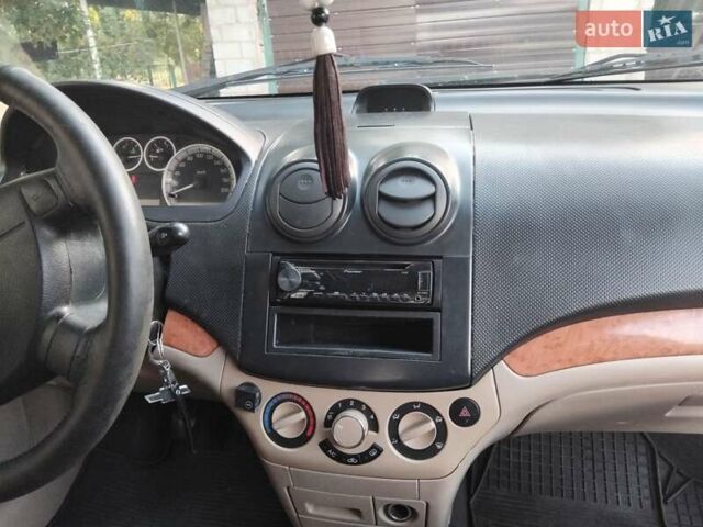 Синий Шевроле Авео, объемом двигателя 1.6 л и пробегом 250 тыс. км за 4000 $, фото 5 на Automoto.ua