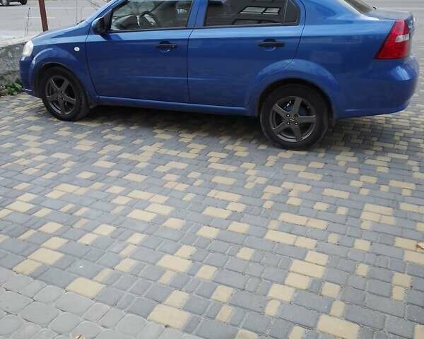 Синий Шевроле Авео, объемом двигателя 1.5 л и пробегом 130 тыс. км за 4500 $, фото 1 на Automoto.ua