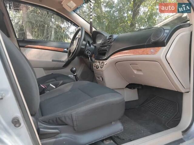 Синий Шевроле Авео, объемом двигателя 1.6 л и пробегом 250 тыс. км за 4000 $, фото 6 на Automoto.ua
