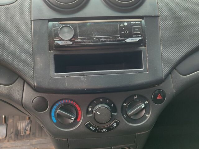 Шевроле Авео 2008 в Кривом Озере на Automoto.ua Синий Шевроле Авео, объемом двигателя 1.5 л и пробегом 275 тыс. км за 3350 $, фото 12 на Automoto.ua