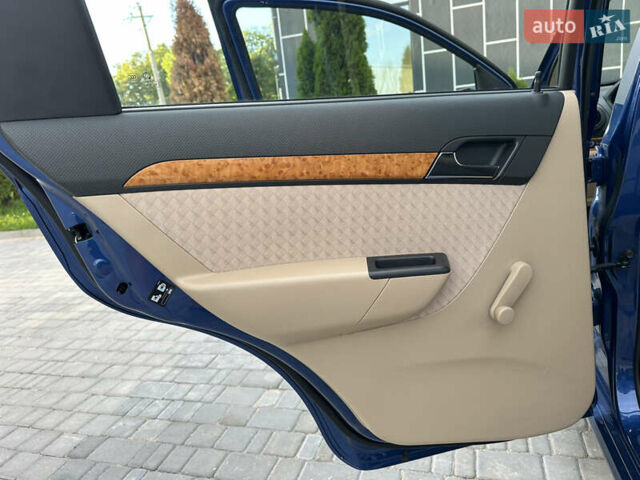 Синий Шевроле Авео, объемом двигателя 1.6 л и пробегом 23 тыс. км за 6700 $, фото 90 на Automoto.ua