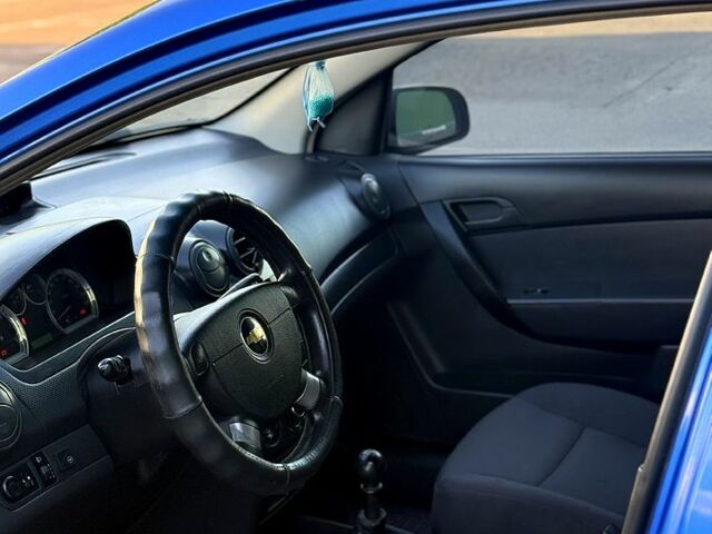 Синій Шевроле Авео, об'ємом двигуна 1.5 л та пробігом 220 тис. км за 3700 $, фото 4 на Automoto.ua