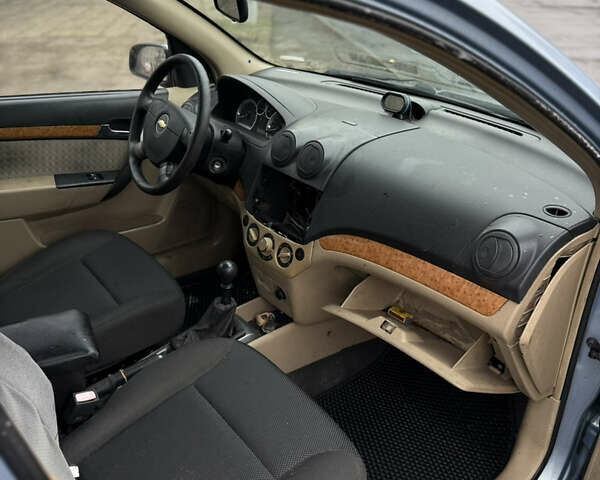 Синий Шевроле Авео, объемом двигателя 1.6 л и пробегом 199 тыс. км за 1500 $, фото 12 на Automoto.ua