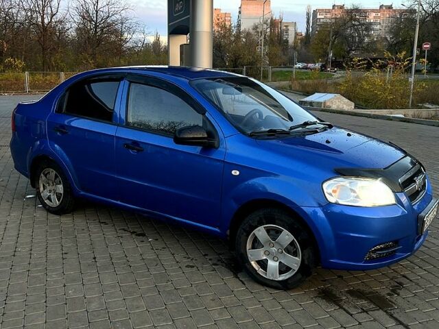 Синий Шевроле Авео, объемом двигателя 1.5 л и пробегом 200 тыс. км за 3800 $, фото 3 на Automoto.ua