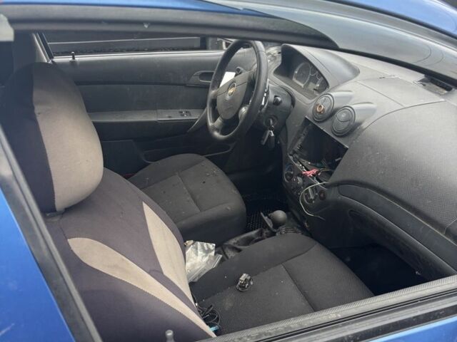 Синій Шевроле Авео, об'ємом двигуна 1.6 л та пробігом 200 тис. км за 400 $, фото 2 на Automoto.ua