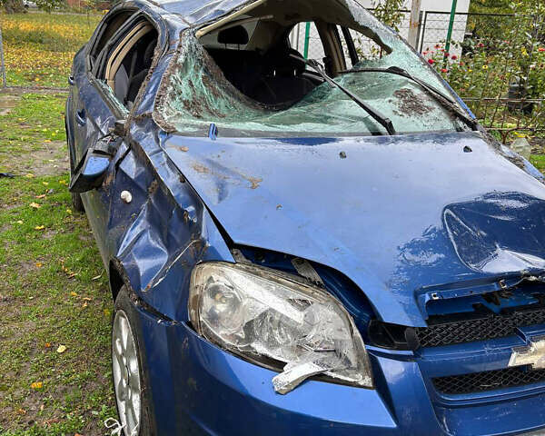 Синий Шевроле Авео, объемом двигателя 1.6 л и пробегом 230 тыс. км за 1700 $, фото 1 на Automoto.ua