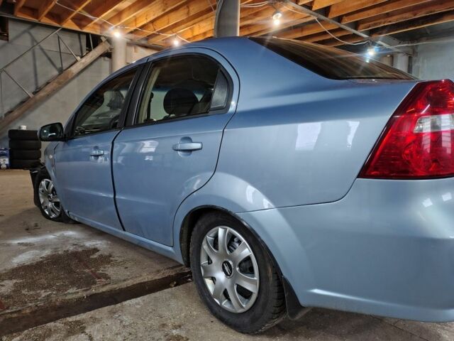 Синий Шевроле Авео, объемом двигателя 1.6 л и пробегом 136 тыс. км за 1500 $, фото 4 на Automoto.ua