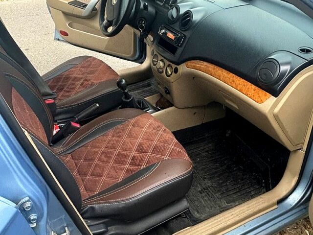 Синий Шевроле Авео, объемом двигателя 1.6 л и пробегом 195 тыс. км за 4500 $, фото 6 на Automoto.ua