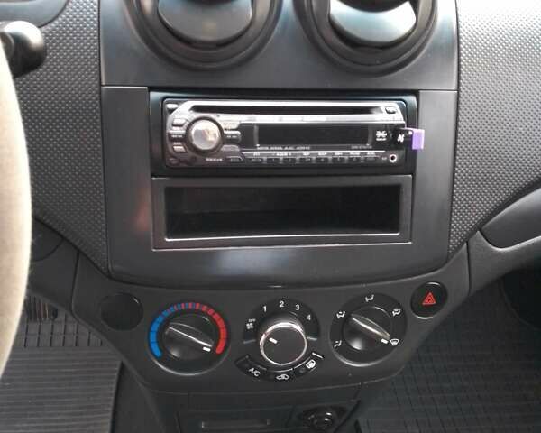 Синий Шевроле Авео, объемом двигателя 1.5 л и пробегом 130 тыс. км за 4500 $, фото 3 на Automoto.ua