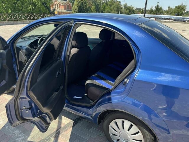 Синій Шевроле Авео, об'ємом двигуна 1.5 л та пробігом 140 тис. км за 3700 $, фото 2 на Automoto.ua