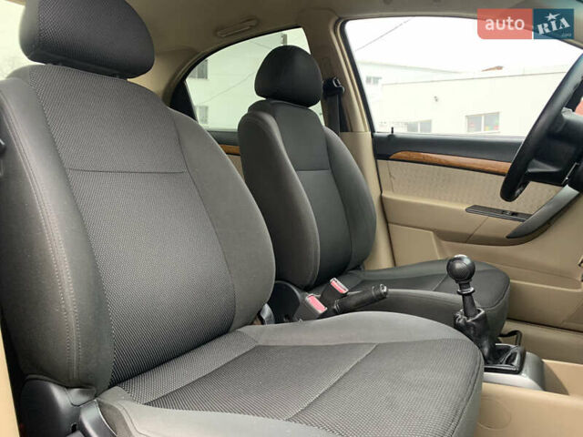 Синий Шевроле Авео, объемом двигателя 1.6 л и пробегом 90 тыс. км за 4999 $, фото 99 на Automoto.ua