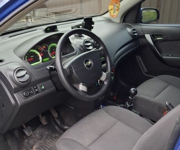 Синий Шевроле Авео, объемом двигателя 1.5 л и пробегом 163 тыс. км за 3700 $, фото 4 на Automoto.ua