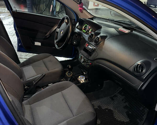 Синий Шевроле Авео, объемом двигателя 1.5 л и пробегом 84 тыс. км за 5200 $, фото 5 на Automoto.ua