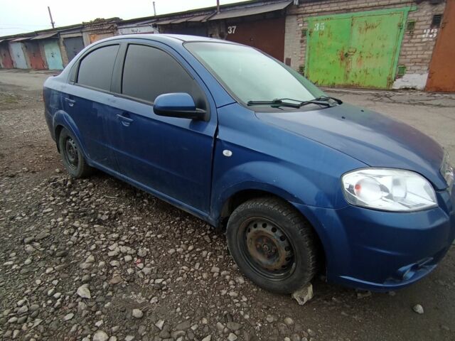 Синий Шевроле Авео, объемом двигателя 1.6 л и пробегом 277 тыс. км за 1750 $, фото 1 на Automoto.ua