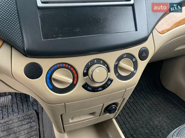 Синий Шевроле Авео, объемом двигателя 1.6 л и пробегом 90 тыс. км за 4999 $, фото 78 на Automoto.ua