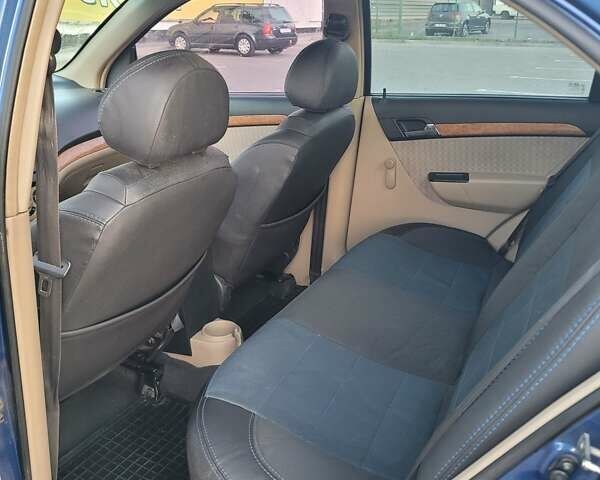 Синій Шевроле Авео, об'ємом двигуна 1.5 л та пробігом 190 тис. км за 4000 $, фото 14 на Automoto.ua