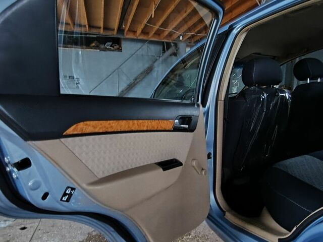 Синий Шевроле Авео, объемом двигателя 1.6 л и пробегом 136 тыс. км за 1500 $, фото 10 на Automoto.ua