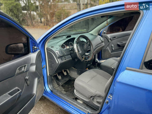 Синій Шевроле Авео, об'ємом двигуна 1.5 л та пробігом 235 тис. км за 2600 $, фото 13 на Automoto.ua