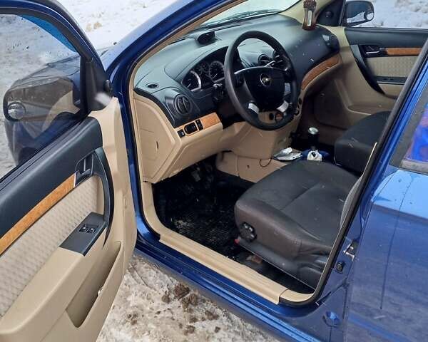 Синій Шевроле Авео, об'ємом двигуна 0 л та пробігом 262 тис. км за 3330 $, фото 2 на Automoto.ua