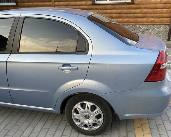 Синий Шевроле Авео, объемом двигателя 1.6 л и пробегом 128 тыс. км за 4600 $, фото 2 на Automoto.ua