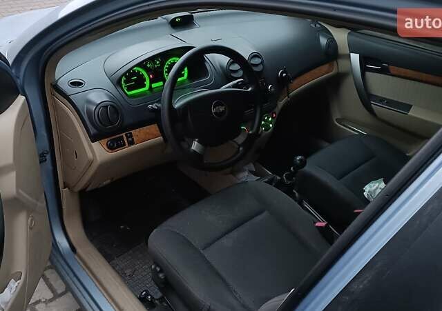 Синий Шевроле Авео, объемом двигателя 1.6 л и пробегом 240 тыс. км за 3500 $, фото 1 на Automoto.ua