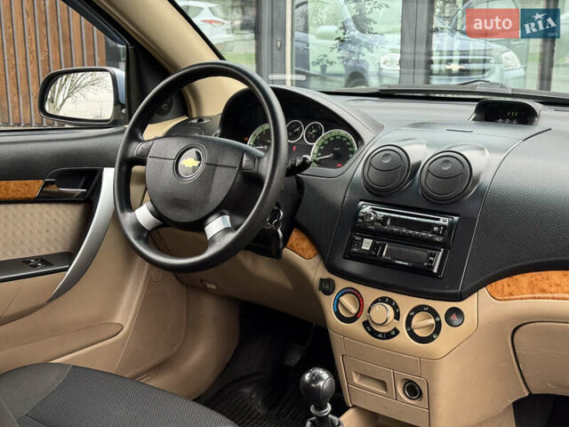 Синий Шевроле Авео, объемом двигателя 1.6 л и пробегом 138 тыс. км за 4600 $, фото 20 на Automoto.ua