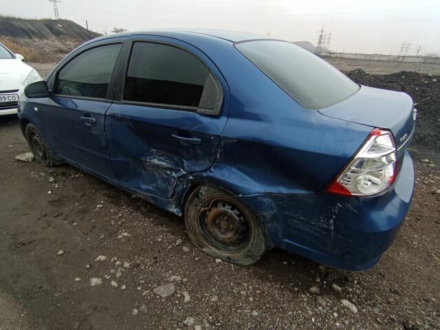 Синий Шевроле Авео, объемом двигателя 1.6 л и пробегом 277 тыс. км за 1750 $, фото 4 на Automoto.ua