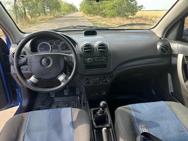 Синий Шевроле Авео, объемом двигателя 1.5 л и пробегом 300 тыс. км за 4200 $, фото 6 на Automoto.ua