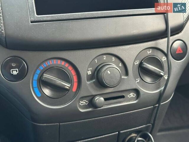 Синий Шевроле Авео, объемом двигателя 1.5 л и пробегом 259 тыс. км за 3990 $, фото 17 на Automoto.ua