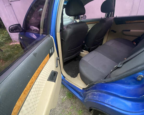 Синий Шевроле Авео, объемом двигателя 1.5 л и пробегом 280 тыс. км за 2550 $, фото 5 на Automoto.ua