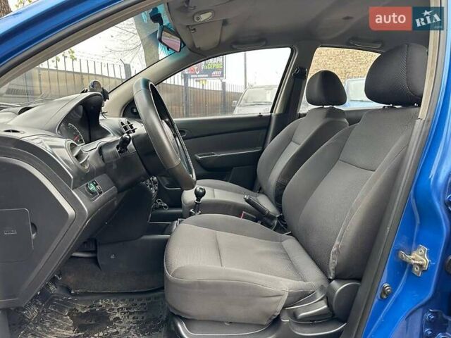 Синий Шевроле Авео, объемом двигателя 1.5 л и пробегом 259 тыс. км за 3990 $, фото 8 на Automoto.ua