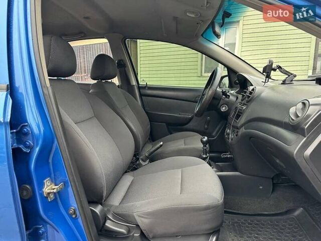Синий Шевроле Авео, объемом двигателя 1.5 л и пробегом 259 тыс. км за 3990 $, фото 11 на Automoto.ua